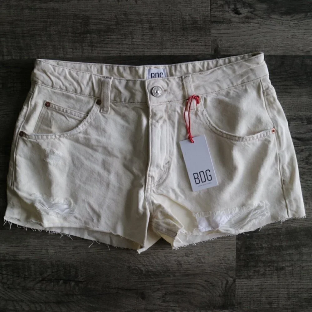 NWT Urban Outfitters Denim Shorts Size 25 Low Rise Harri Neutral Cream Color